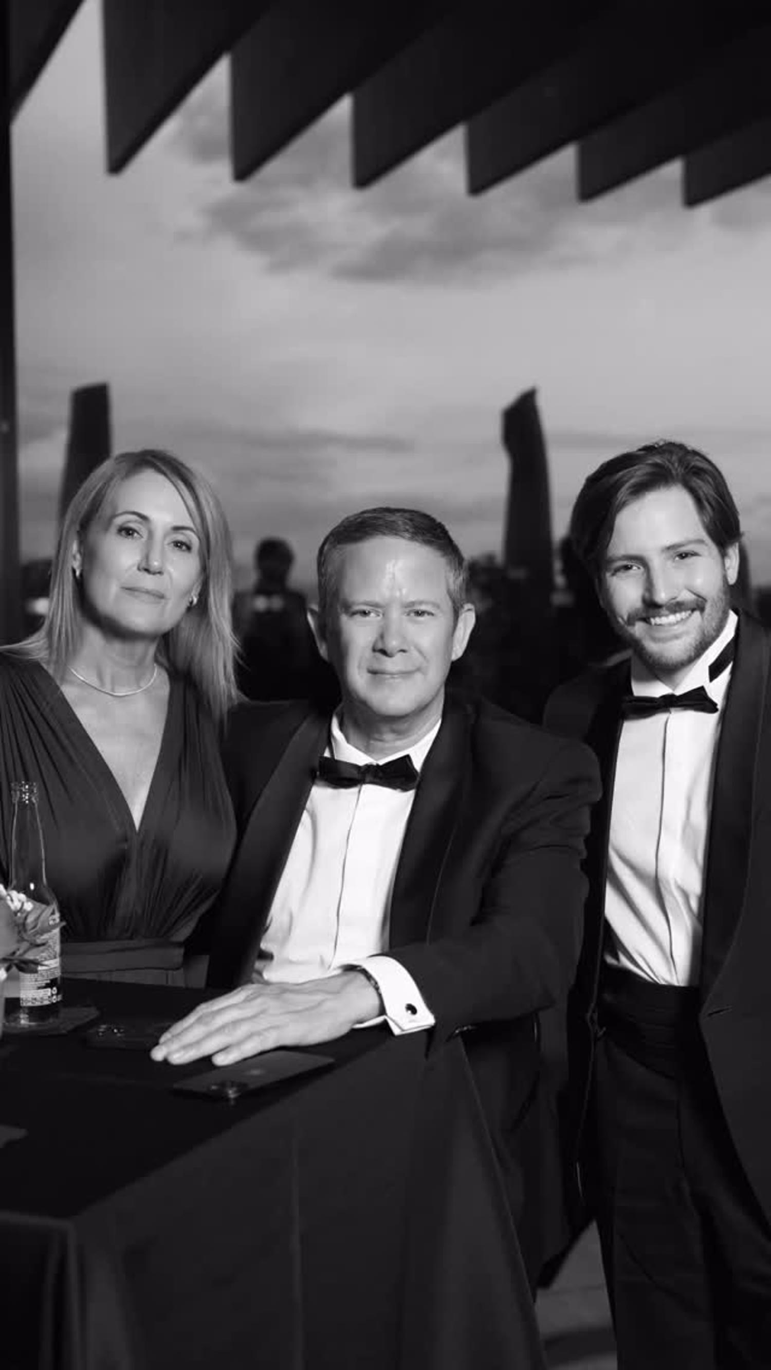 Portrait de gala en noir et blanc