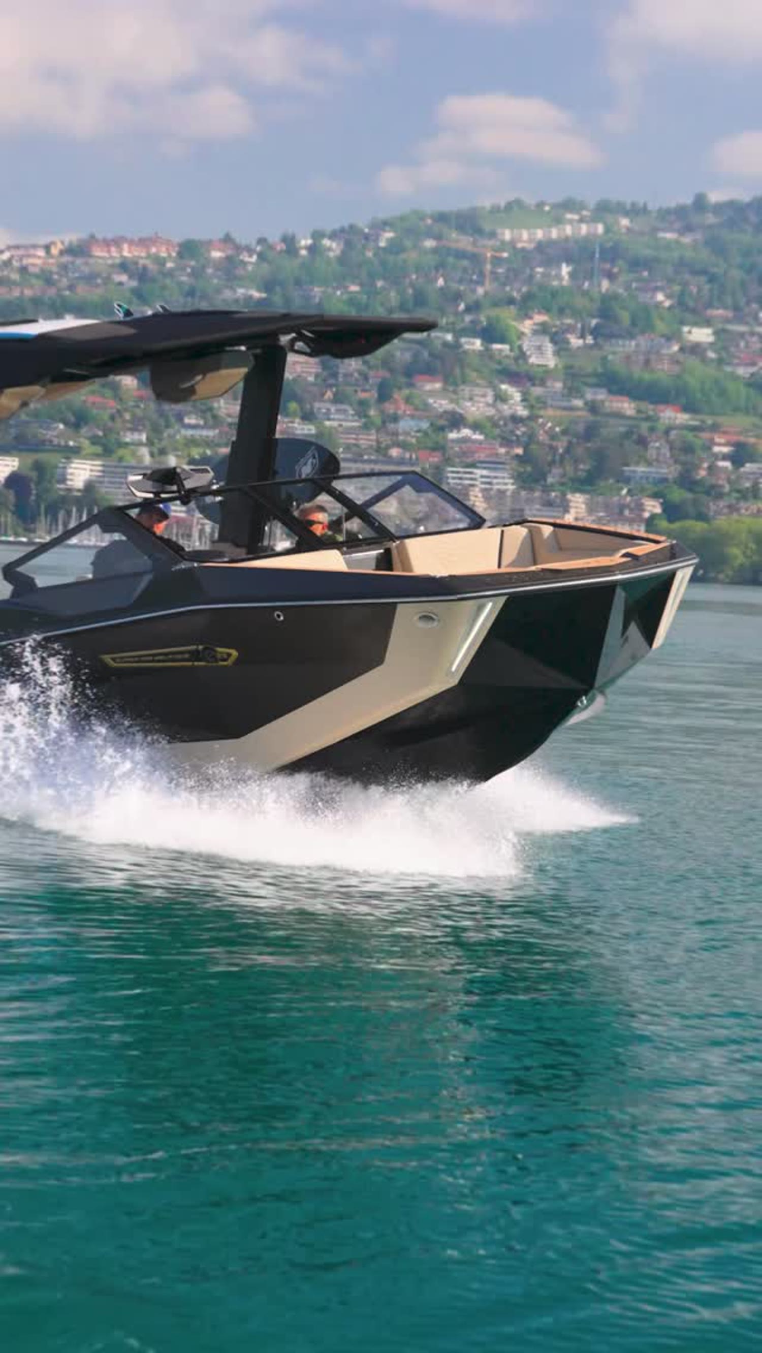 Saut depuis un bateau, lac Léman